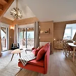 Superbe - Face Au Apartment