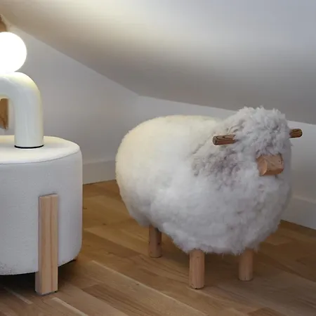 Superbe - Face Au Appartement